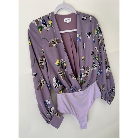 Superdown Revolve Bodysuit Top Womens Small Purple Floral Faux Wrap Long Sleeve - Picture 2 of 14